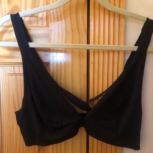 Cute criss-cross bandeau by Urban.  Size M